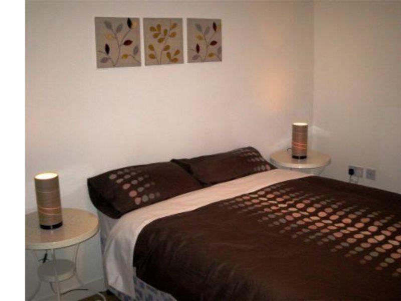 Oyo Arinza Apartments, Ливърпул Екстериор снимка