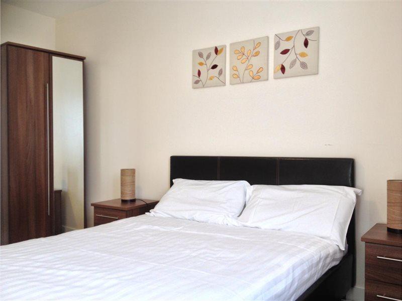 Oyo Arinza Apartments, Ливърпул Екстериор снимка