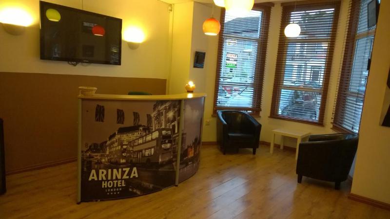 Oyo Arinza Apartments, Ливърпул Екстериор снимка